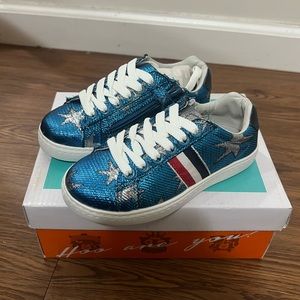 NIB Hoo Blue Metallic Star Lace Up Sneakers Size 11 Children’s
